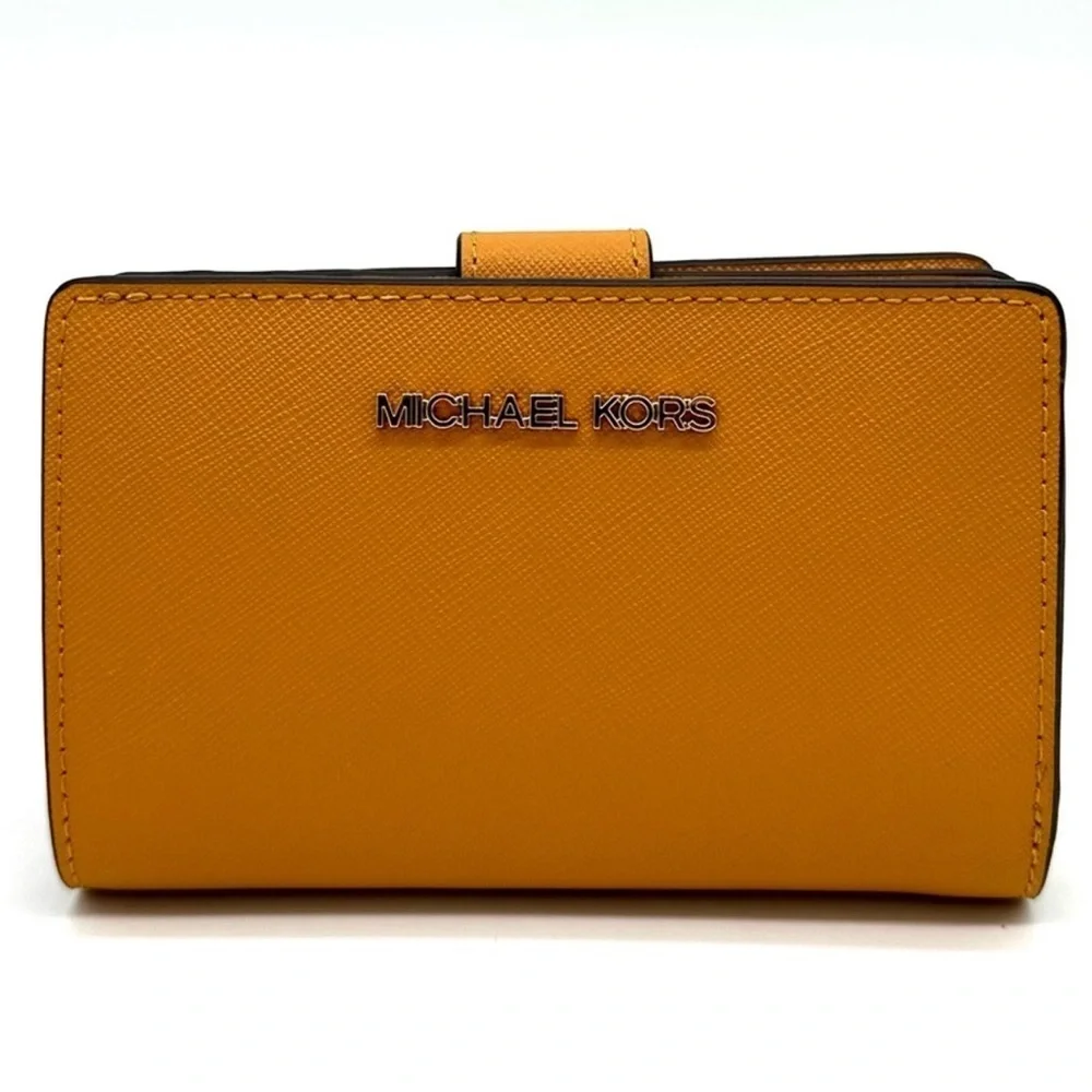 Michael Kors Medium Bifold Zip Chain Wallet Cider